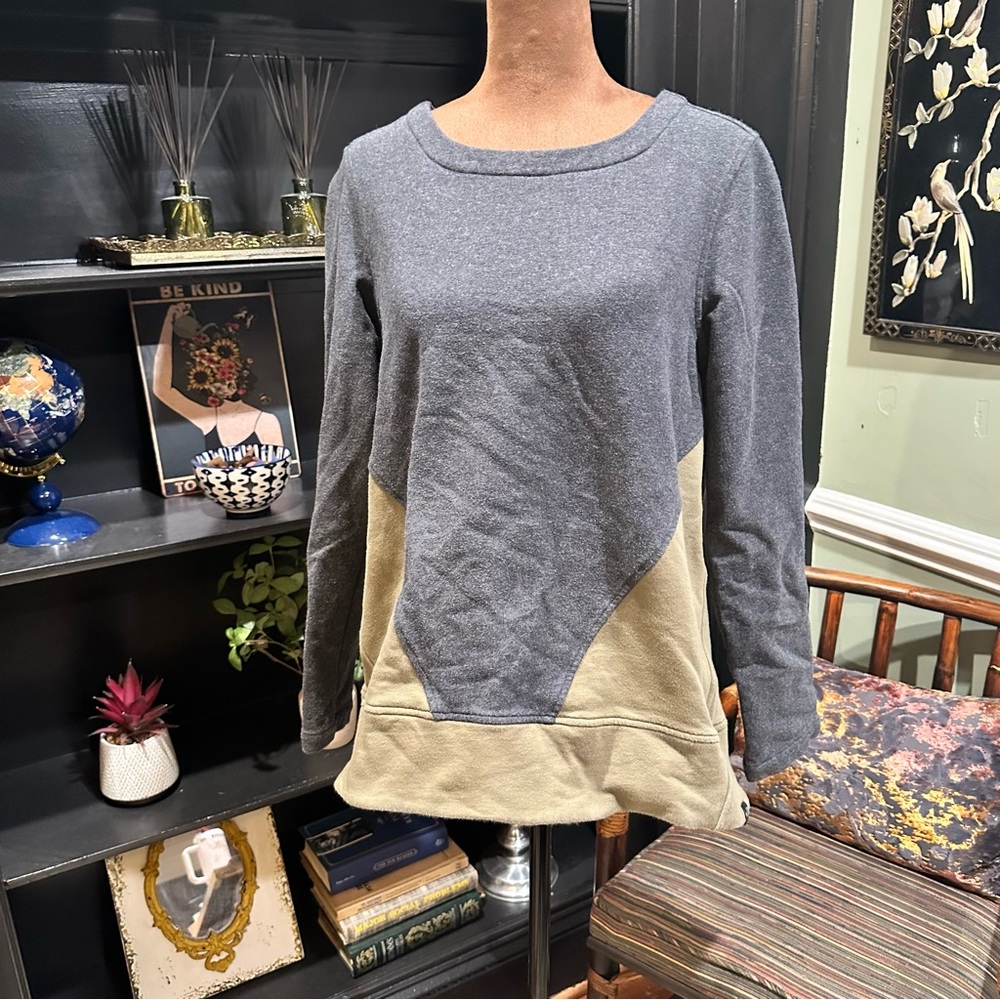 The North Face Color Block Crew Neck Sweater – Gray & Olive, Size Large